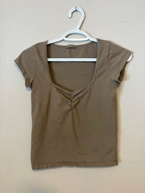 Brandy Melville Women's Scoop Neck Ruched Front Tee - Brown